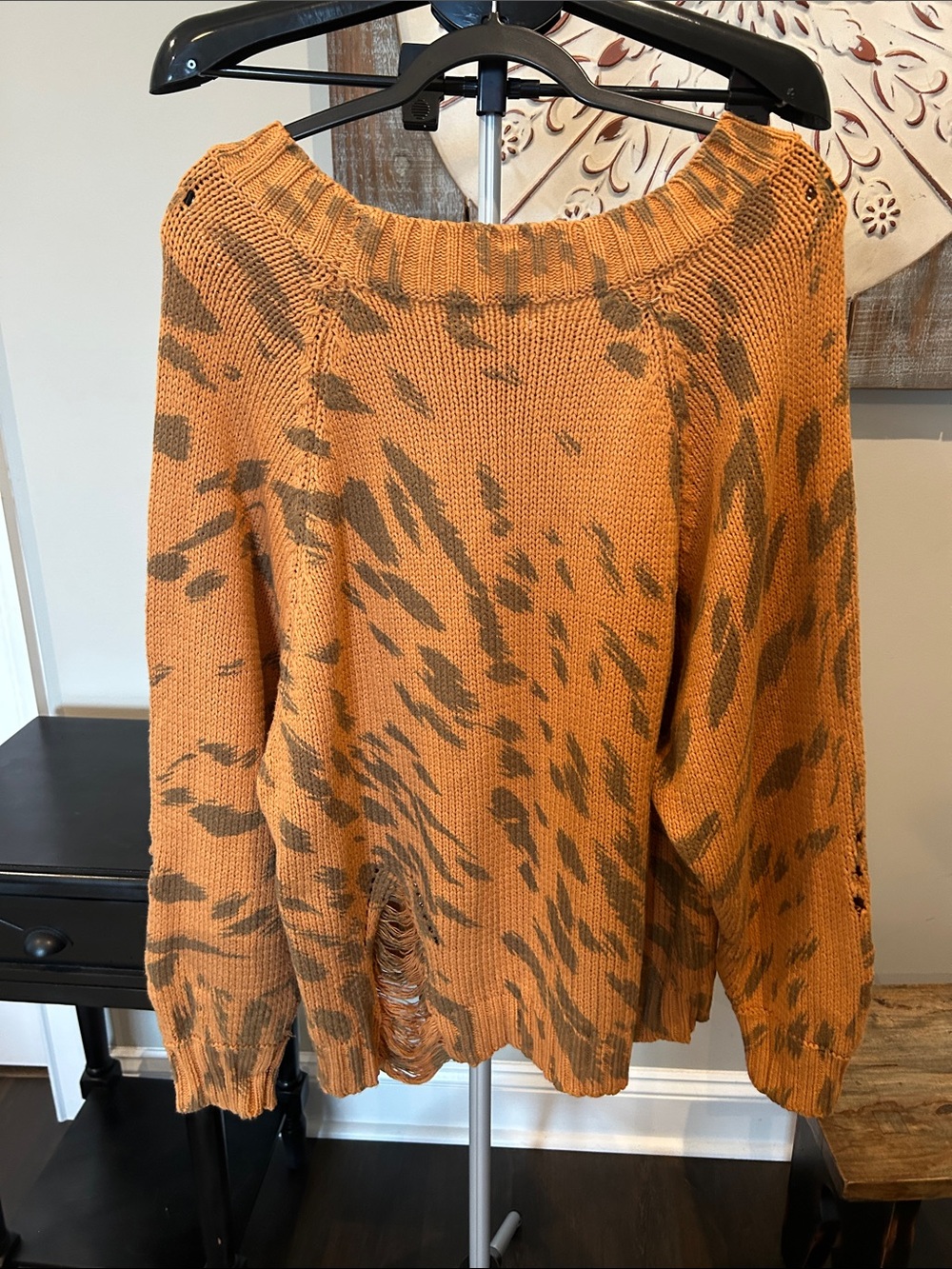 Umgee Woman’s Distressed Animal Print Sweater/ Size Medium / - Picture 8 of 8
